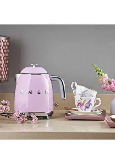 Smeg 50's Style KLF05 800 ML 1400 W Mini Su Isıtıcı Kettle Pembe