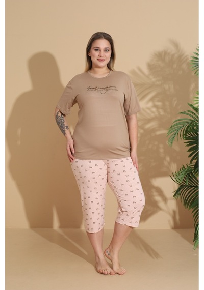 Eyfuze Kadın Curve Büyük Beden Milan Kumaş Kapri Kısa Kollu Pijama Takımı Kahverengi