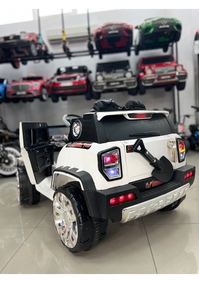Hummer Akülü Araba 0-9 Yaş Beyaz