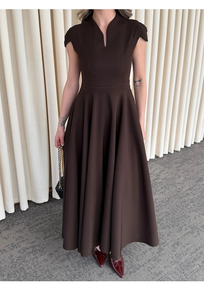 Laluvia Kahverengi Mini V Yaka Elbise - 242480 Kahverengi