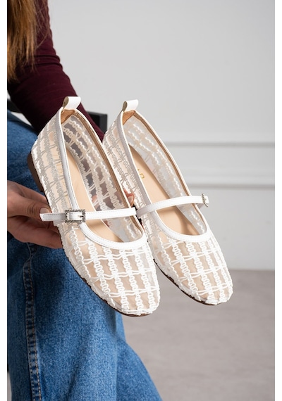 Dabab Shoes Rıvena Kadın Beyaz Tül Üzeri Nakış Detaylı Kare Burun Üstten Bantlı Düz Taban Mary Jane Babet