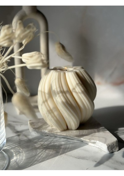 Büyük Dönence Dekoratif Model Kokulu Vegan Soya Mum Beyaz
