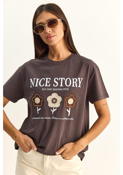 Shade Kadın Nice Story Yazı Ve Nakış Detaylı Relaxed Fit T-shirt 7635 60286116 - Kahverengi