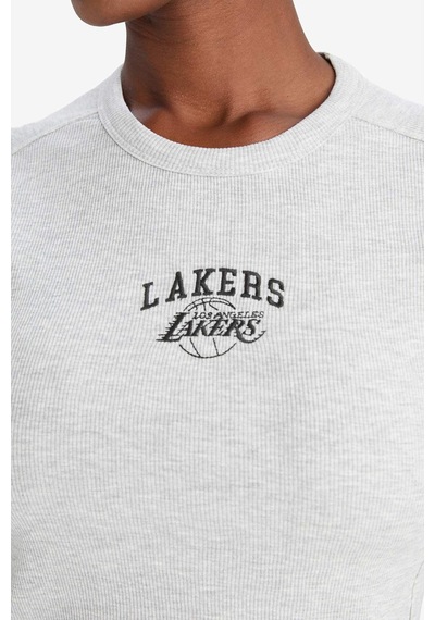 DeFactoFit NBA Los Angeles Lakers Standart Fit Bisiklet Yaka Nakış Baskı Fitilli Kaşkorse Kısa Kollu Tişört E3828AX25SMGR93