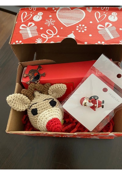Geyik Figürlü %100 El Yapımı Hediyelik Amigurumi Anahtarlık Zarif Broş Kadın Parfümü Yılbaşı Paketi Renkli