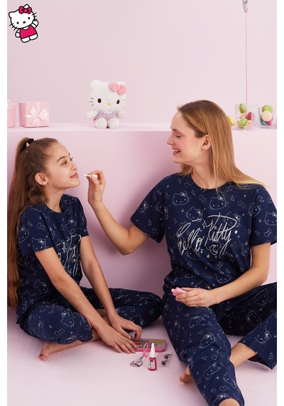 Siyah İnci Lisanslı %100 Pamuk Çok Renkli Bisklet Yaka Pijama Takım Hk005 Lacivert Siyah İnci Lisanslı %100 Pamuk Çok Renkli Bisklet Yaka Pijama Takım Hk005 Lacivert