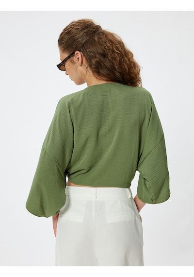 Koton Crop Üst V Yaka Bağlama Detaylı Oversize Kimono Kol Haki 4sal50001ıw Haki