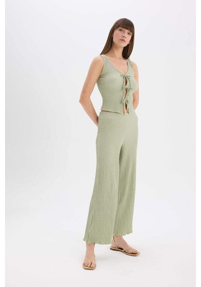 Defacto Slim Fit Dar Kesim V Yaka Önden Bağlamalı Bürümcük Kolsuz Bluz D3568AX24AU Yeşil