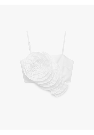 Koton Koton X Sibil Çetinkaya - Slim Fit Kat Kat Gül Aplike Detaylı İp Askılı Crop Top Beyaz 6sak30079uw