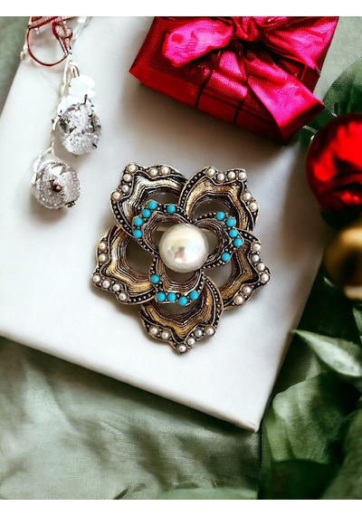 Kristal Taşlı Küçük Çiçek Motif Broş Karışık