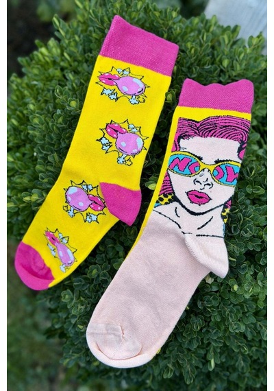 Lousocks Unisex Sağlı Sollu Pop Art Sakız Balonlu Kız Desenli Soket Çorap Sarı Lousocks Unisex Sağlı Sollu Pop Art Sakız Balonlu Kız Desenli Soket Çorap Sarı