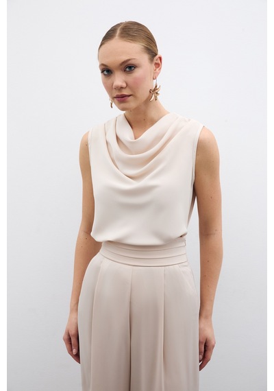 Sateen Degaje Yaka Kolsuz Bluz - Bej