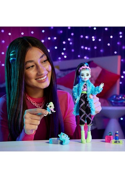 Monster High Creepover Parti Bebekleri Frankie Stein