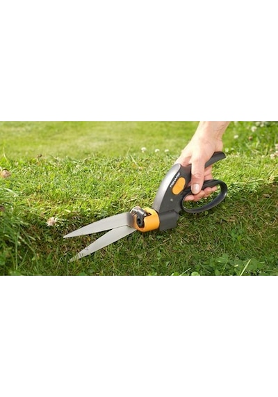 Fiskars 113680 Servo Sistem Döner Başlı Çim Çit Kesme Makası