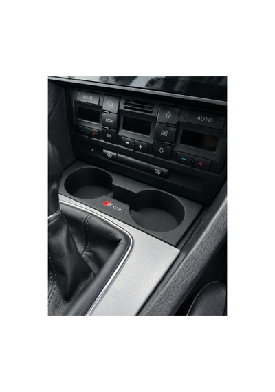 Bardaklık Küllük Yerine Takılan Audi A4 B6/b7