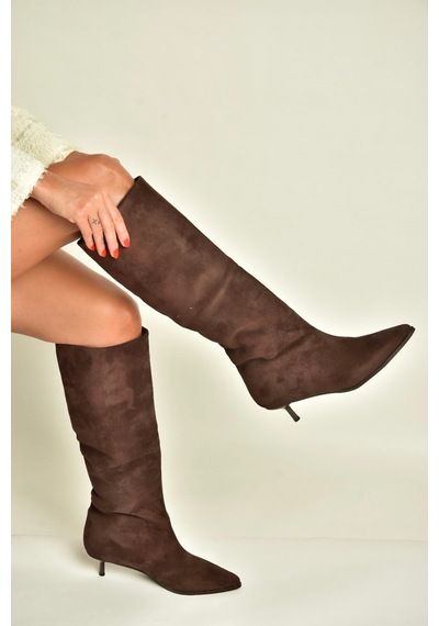 Fox Shoes Z726103402 Kahverengi Süet Kısa İnce Topuklu Kadın Çizme