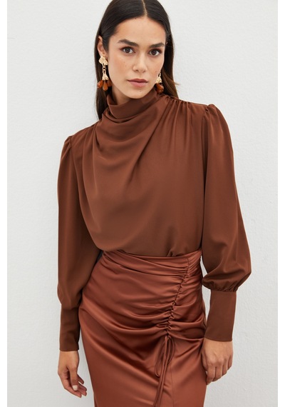 Sateen Drape Detaylı Bluz - Kahve