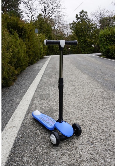 Scooter Yeni Pro 3tekerli Led Işıklı 3kademeli 0kğ Taşıma Kapasiteli 3+yaş Mavi