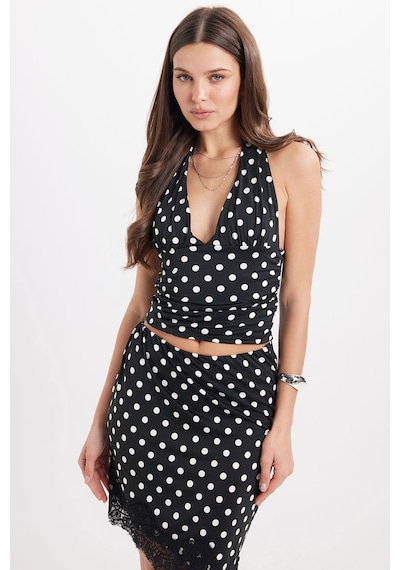 Tudors Kadın Standart Fit Normal Kesim Kolsuz Halter Yaka Boyundan Bağlama Detaylı Puantiyeli Siyah Bluz-51013