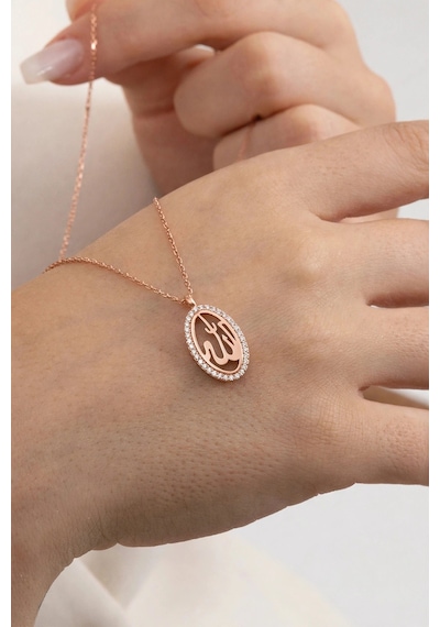 925 Ayar Gümüş Kolye Rose Kaplama Oval Çerçeve Zirkon Taşlı Işıltılı Allah Lafzı Kadın Kolye Barcode Rose Gold 925 Ayar Gümüş Kolye Rose Kaplama Oval Çerçeve Zirkon Taşlı Işıltılı Allah Lafzı Kadın Kolye Barcode Rose Gold