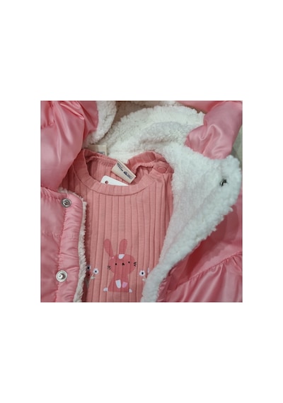 Uğur Bebe Kışa Meydan Okuyan Pembe 3 Lü Set: İçi Polar Kapüşonlu Şişme Yelek+kalın Tek Alt + Sweatshirt Pembe Pembe Uğur Bebe Kışa Meydan Okuyan Pembe 3 Lü Set: İçi Polar Kapüşonlu Şişme Yelek+kalın Tek Alt + Sweatshirt Pembe Pembe