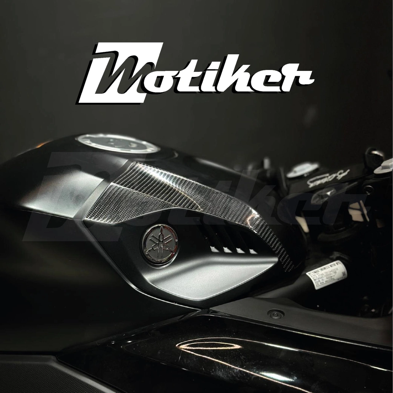 Yamaha Yzf-r25 2019-2025-2026 Model Depo Önü Parlak Karbon Kaplama Sticker Etiket Modeli