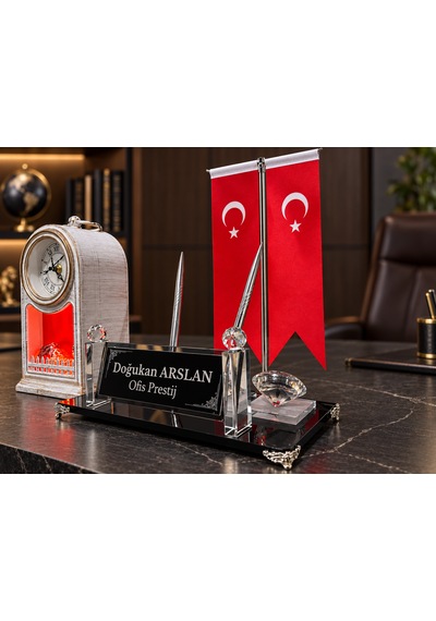 Kişiye Özel Çift Kalemli Kristal Masa İsimliği Türk Bayraklı Saatli Şömineli 3 Parça Siyah