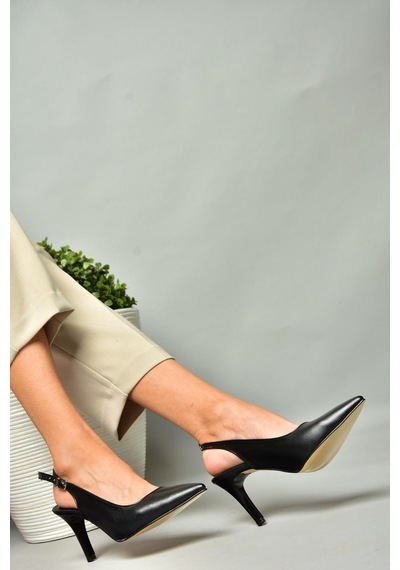Fox Shoes S654071709 Siyah İnce Topuklu Kadın Ayakkabı Siyah