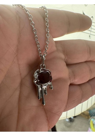 Canlı Kırmızı Scarlet Kalp Unisex Kolye Tutkunun Ve Zarafetin Sembolü Çok renkli