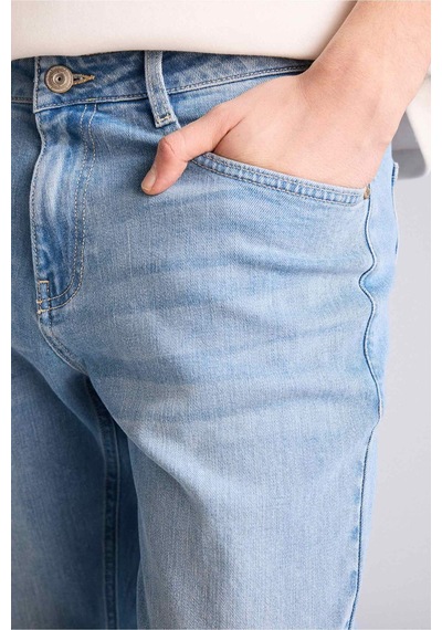 Defacto Sergio Regular Fıt Normal Bel Boru Paça Düz Paça Jean Pantolon E2734AX25SP Mavi