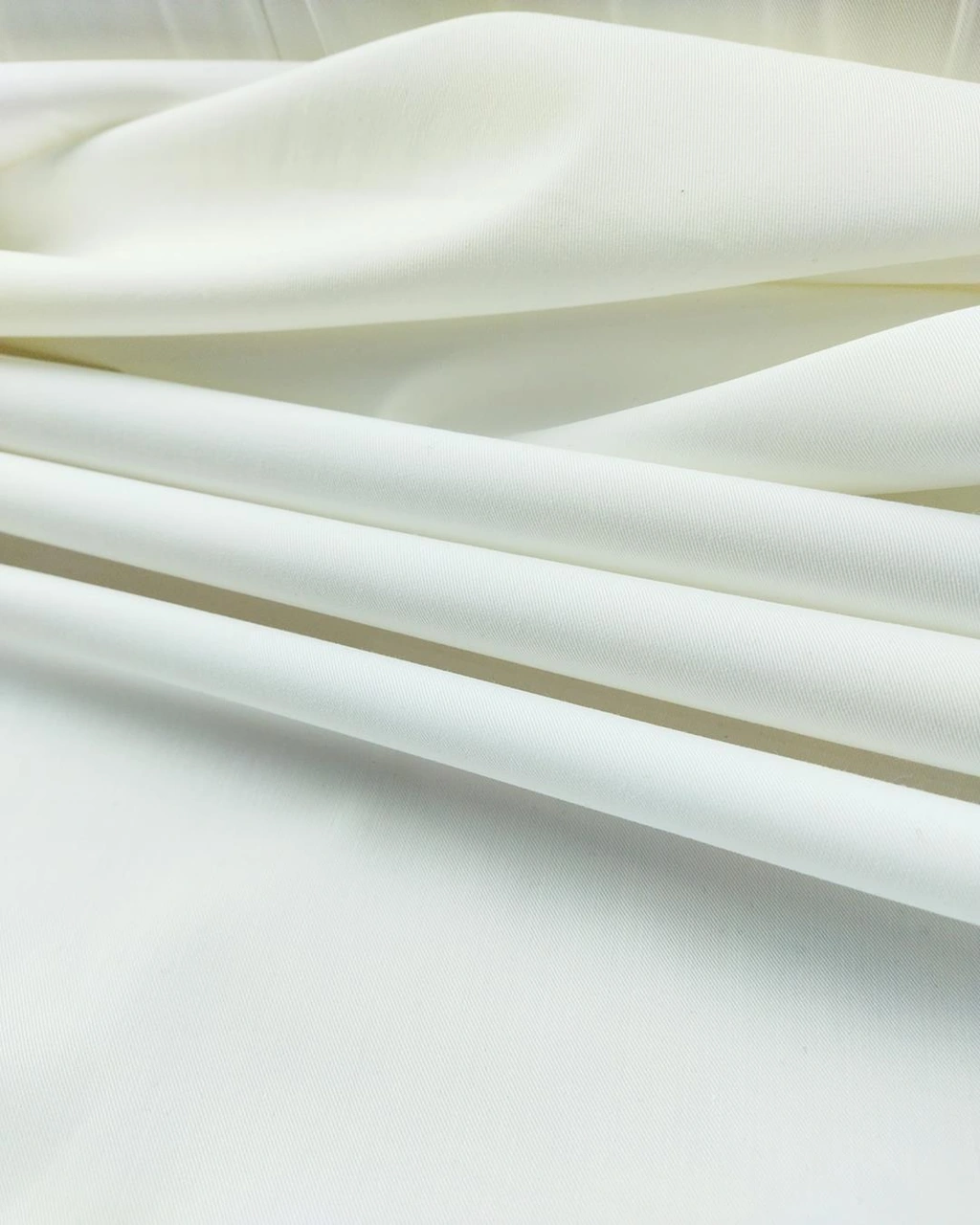 Gabardin Benzeri Dokuma İnce Tok Beyaz Renk En: 150 Cm-931 Renkli