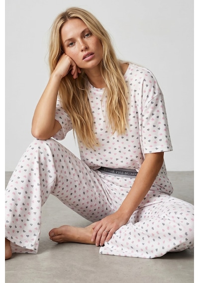 Siyah İnci İnce Soft Dokulu Örme Mevsimlik Pijama Takımı 8046 Beyaz Renkli Kalp Siyah İnci İnce Soft Dokulu Örme Mevsimlik Pijama Takımı 8046 Beyaz Renkli Kalp