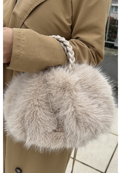 Mollycrush Kadın Bej Kürk Detaylı Zincirli Ve Örgü Saplı El Ve Omuz Çantası Yumuşak Peluş Kışlık Şık Baget Bej