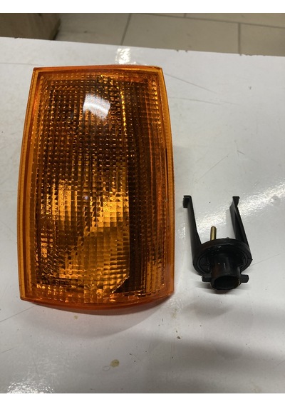 Renault 9 Broadway Ön Sinyal Lambası Duylu Sağ Taraf