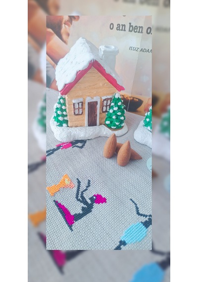 Karlı Dağ Evi Tasarım El Yapımı Dekoratif Mumluk Ve Tütsülük Yılbaşı Konsept Obje