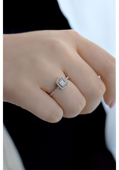 Lilarote 0.35 Ct. Modern Tasarım Baget Kare Tektaş Yüzük