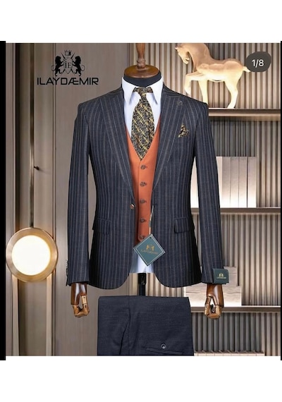 İlayda Emir Slim Fit, Kırlangıç Yaka, 6 Drop, Erkek Takım Elbise Düğün Nişan Damatlık Kombin Ekru - Lacivert İlayda Emir Slim Fit, Kırlangıç Yaka, 6 Drop, Erkek Takım Elbise Düğün Nişan Damatlık Kombin Ekru - Lacivert