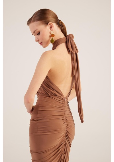 Holly Lolly Drape Detaylı Sırtı Açık Yırtmaçlı Uzun Marie Elbise Kahve