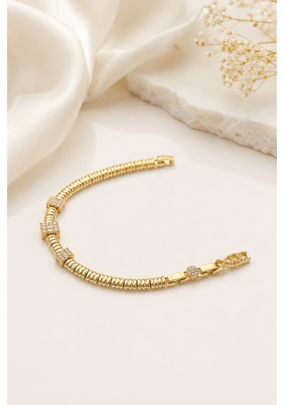 Balenbi Jewelry Kadın Üçlü Taşlı Kare Detaylı Esnek Zincir Kararmaz Çelik Bileklik 14k Gold 1143 Altın