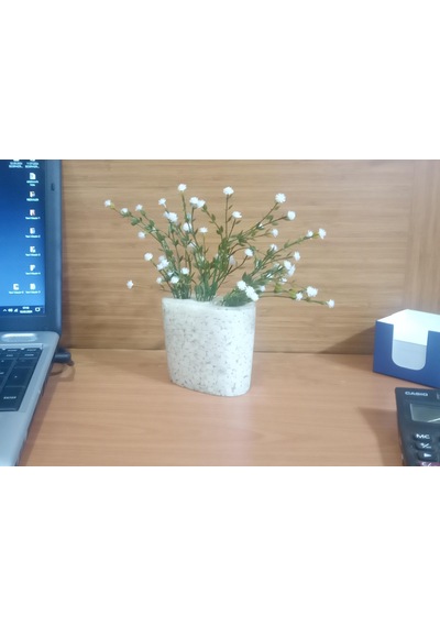 Vazoda Beyaz Yapay Çiçek Dekoratif Deniz Taşı El Yapımı Vazo Dahil 10 x 5 x 14 CM