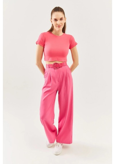 Butikgiz Kadın Kısa Kol Bisiklet Yaka Vücuda Oturan %100 Pamuklu Kaşkorse Esnek Crop Bluz Pembe