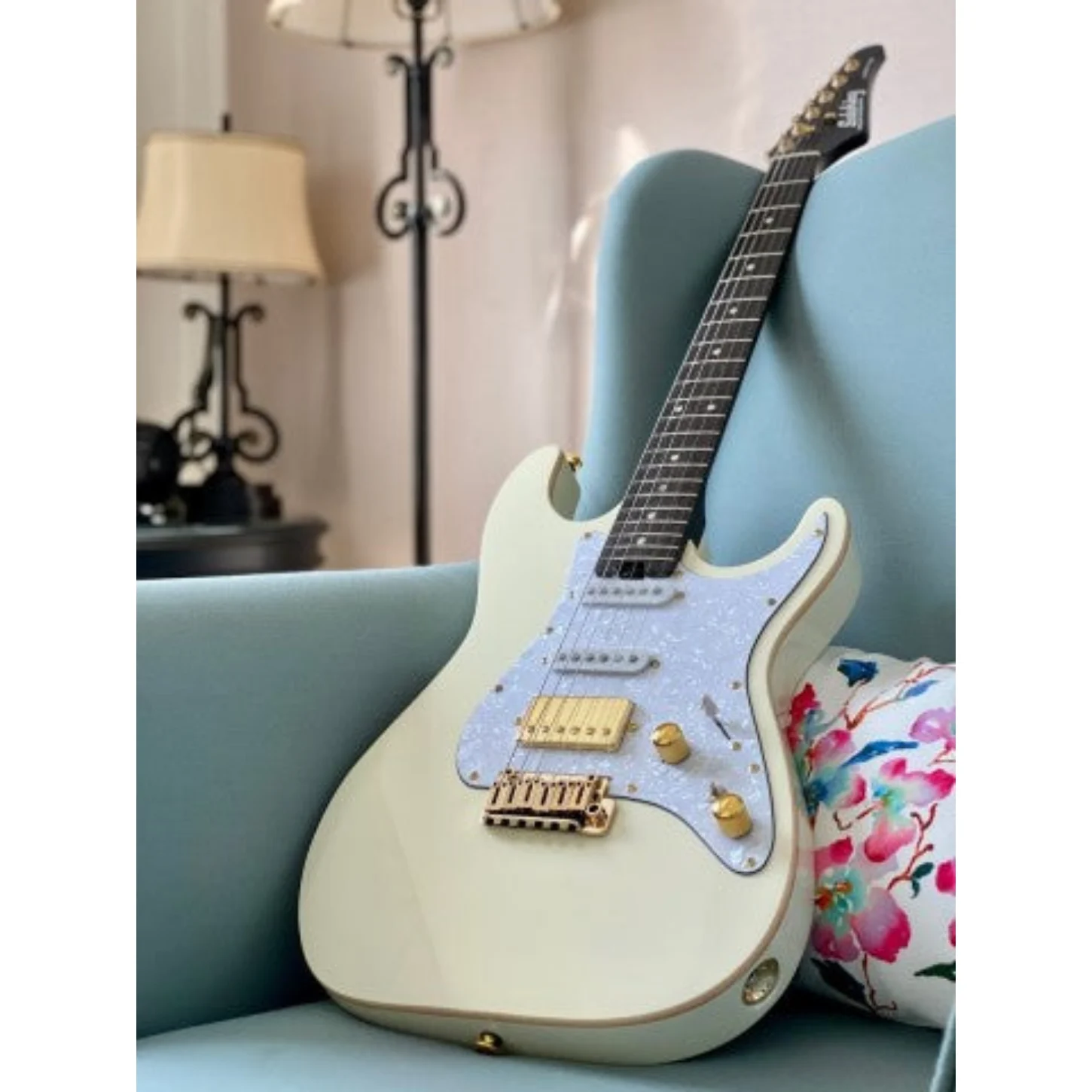 Soloking Ms-1 Classic Flat Top İn Vintage White With One Piece Rosewood Neck Special Run W/gigbag