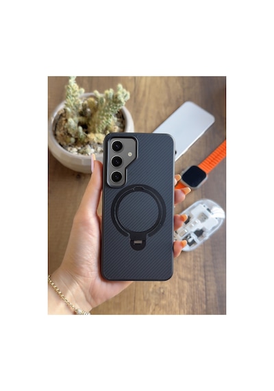 Samsung Galaxy S24 Uyumlu Karbon Desenli Standlı Ve Magsafe Uyumlu Kılıf Soocase700