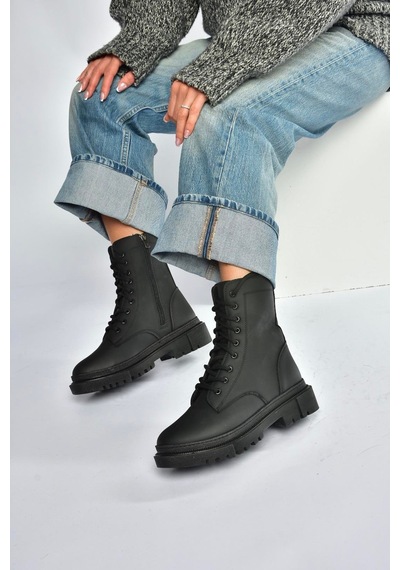 Fox Shoes V973192401 Siyah Nubuk Kalın Tabanlı Postal Bot Siyah-Nubuk