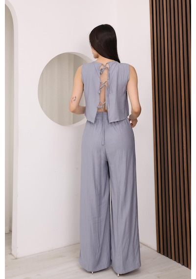 Famoda Gri Sırtı Çapraz Bağcıklı Crop Bluz & Yüksek Bel Palazzo Pantolon Alt Üst Takım Famoda Gri Sırtı Çapraz Bağcıklı Crop Bluz & Yüksek Bel Palazzo Pantolon Alt Üst Takım