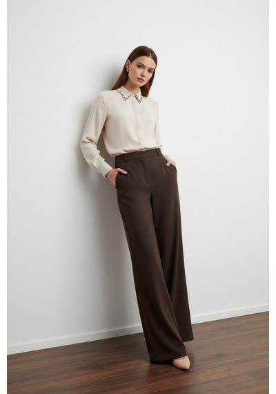 Pera Moda Yakası Taşlı Basic İç Göstermeyen Şık Gömlek Taş