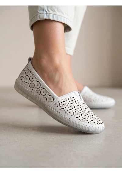 Beren Hakiki Deri Beyaz Kadın Babet Ortopedik Taban Lazer Delikli Slip-on Comfort Ayakkabı