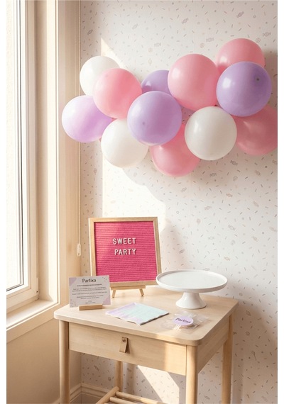 Tatlı Temalı Doğum Günü Süsleme Mini Set Pembe Keçe Yazı Panosu Standlı Balon Zincirli Çocuk