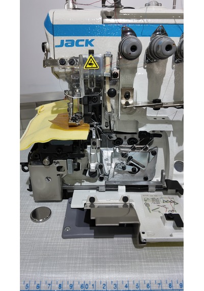 Jack E4s-4 İplik Kafadan Motorlu Sessiz Overlok Makinası Jack Patentli Dişli Ayar Kolu Yok