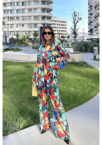WeShaya Kadın Multi Color Çift Cepli Gömlek & Bol Paça Pantolon - Salaş Alt & Üst Takım Çok Renkli WeShaya Kadın Multi Color Çift Cepli Gömlek & Bol Paça Pantolon - Salaş Alt & Üst Takım Çok Renkli